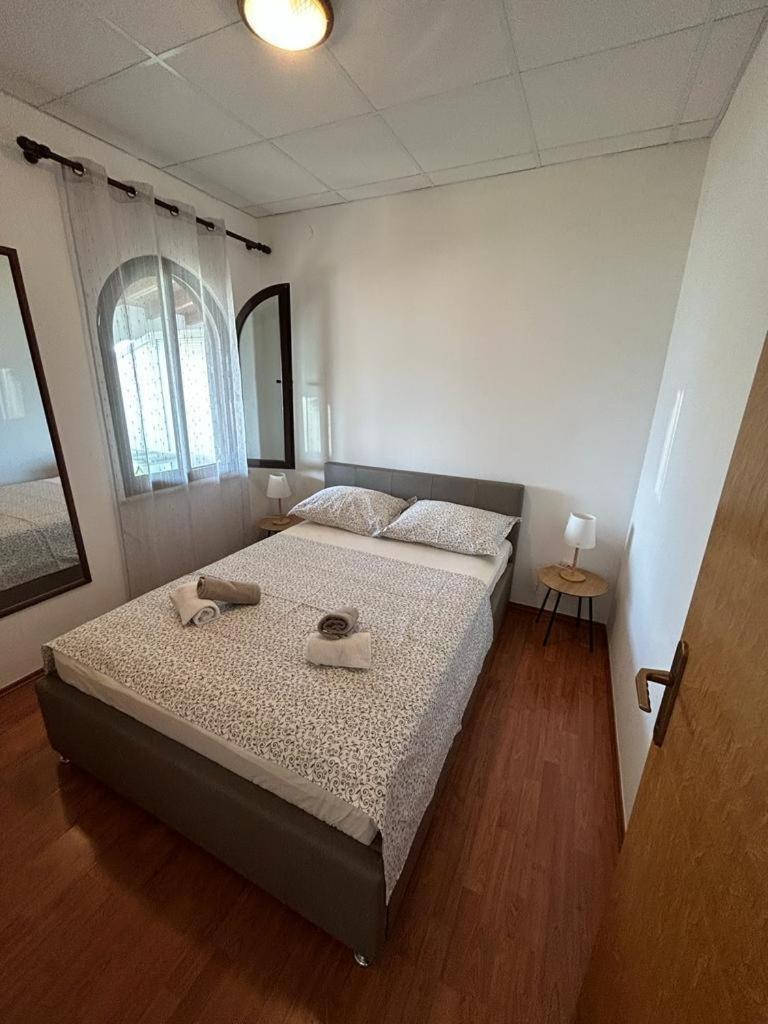 Apartments By The Sea Slatine, Ciovo - 1128 外观 照片