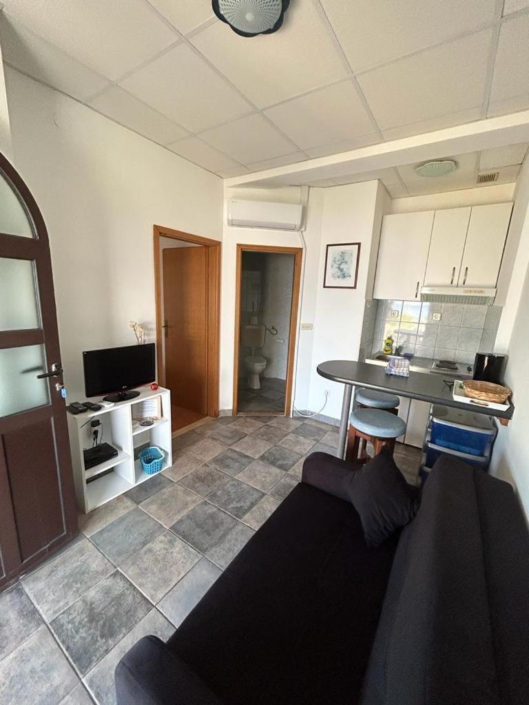 Apartments By The Sea Slatine, Ciovo - 1128 外观 照片
